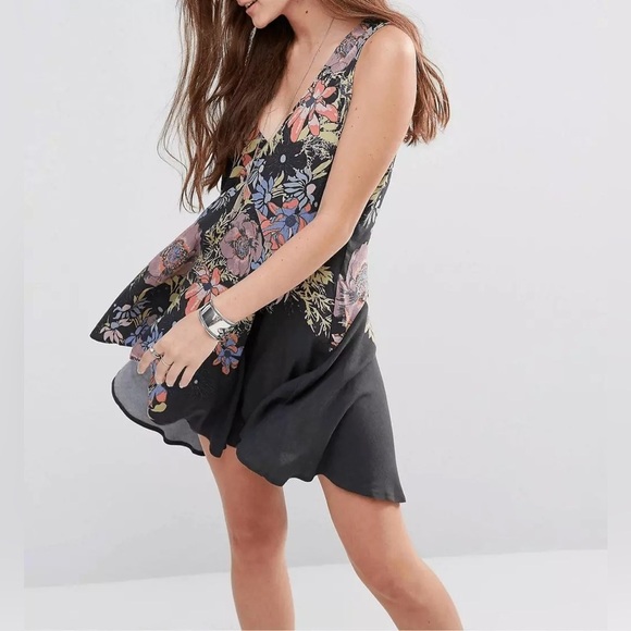 Free People Dresses & Skirts - Free People Backyard Party Printed Tunic Dress Size Small‎